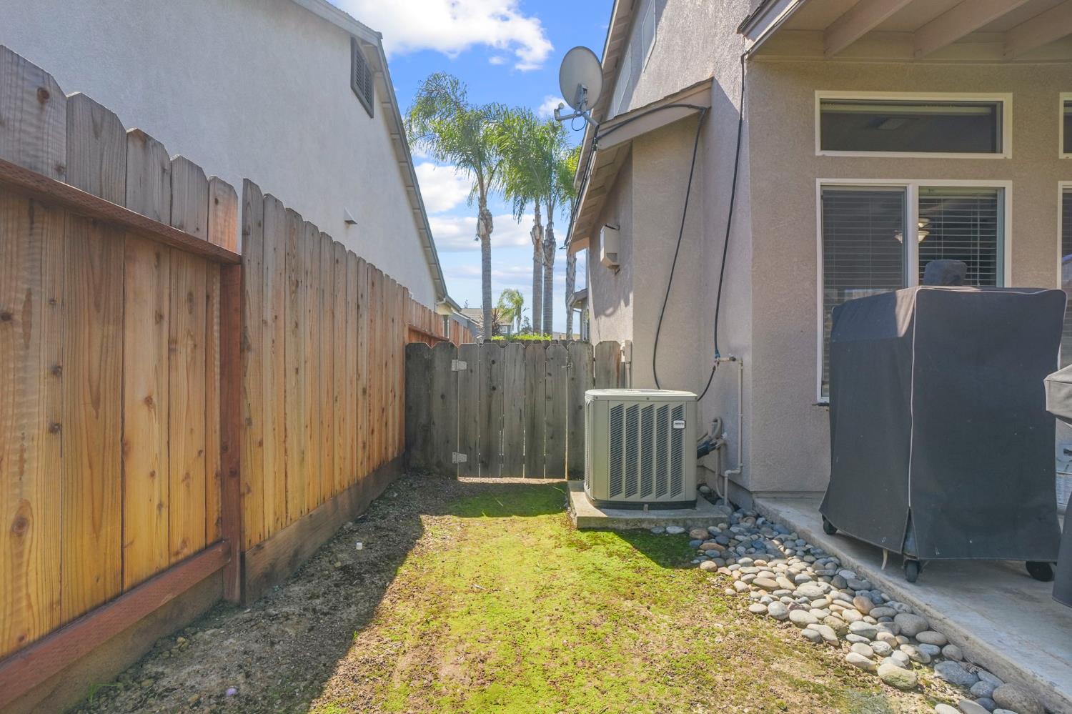 3231 Pocket Ave, Riverbank, CA 95367