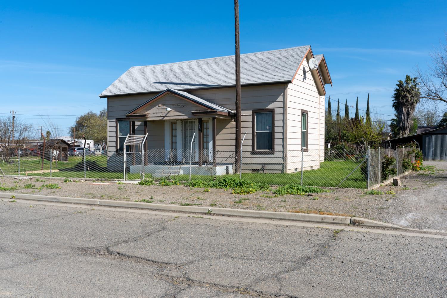 9084 O Street, South Dos Palos, CA 93665