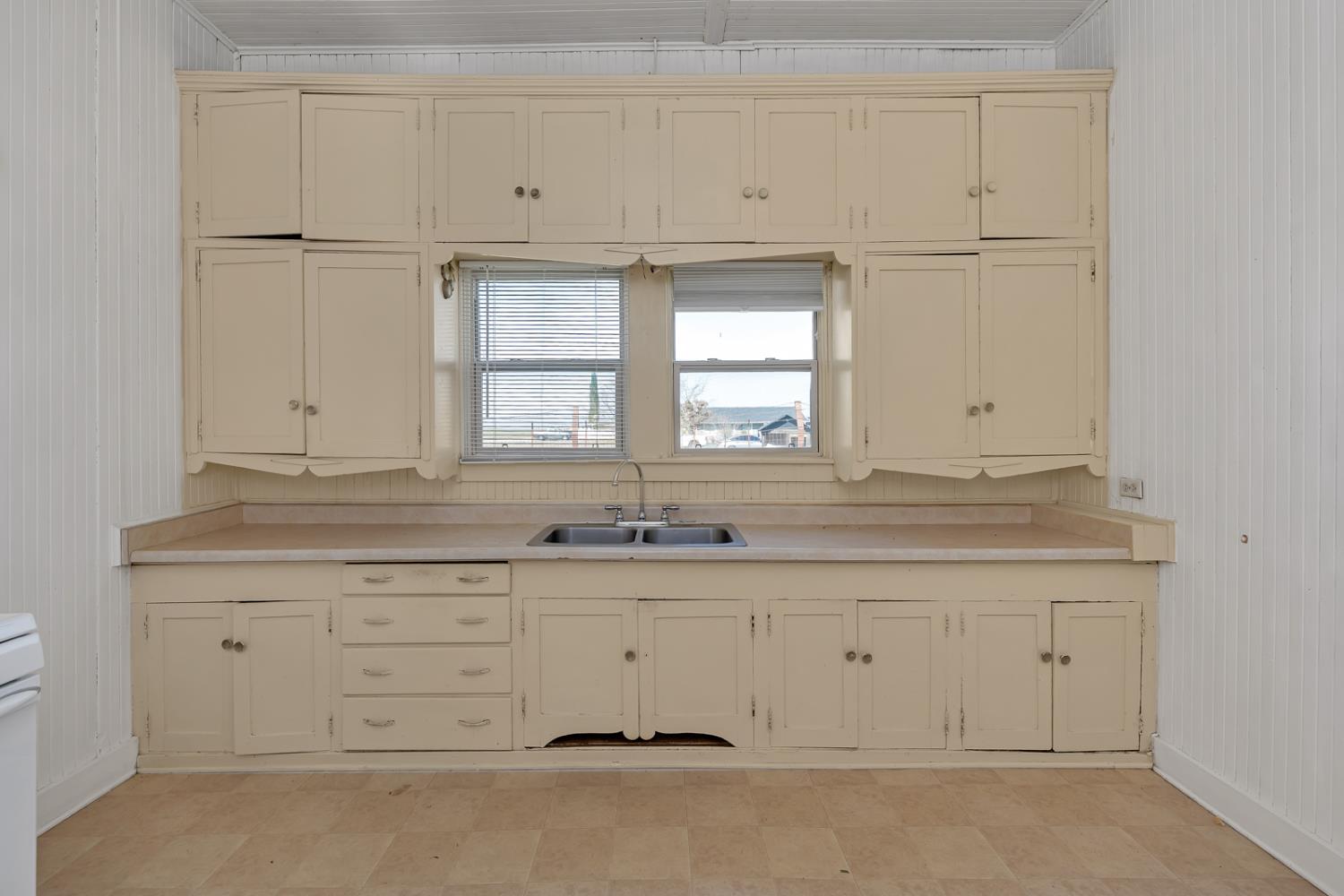 9084 O Street, South Dos Palos, CA 93665