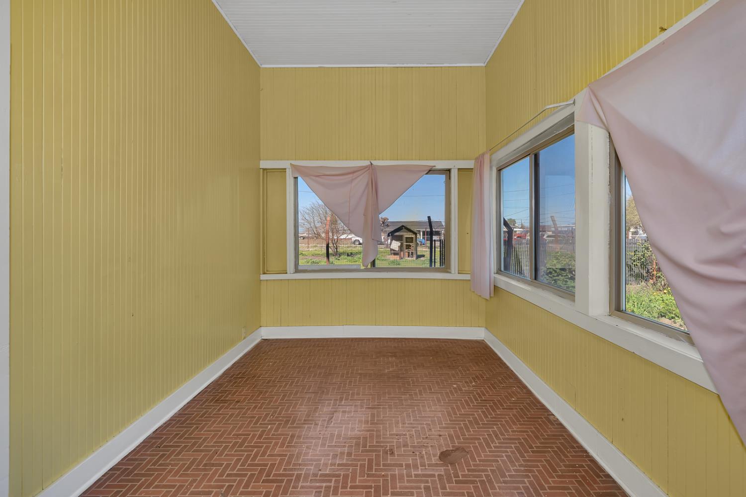 9084 O Street, South Dos Palos, CA 93665