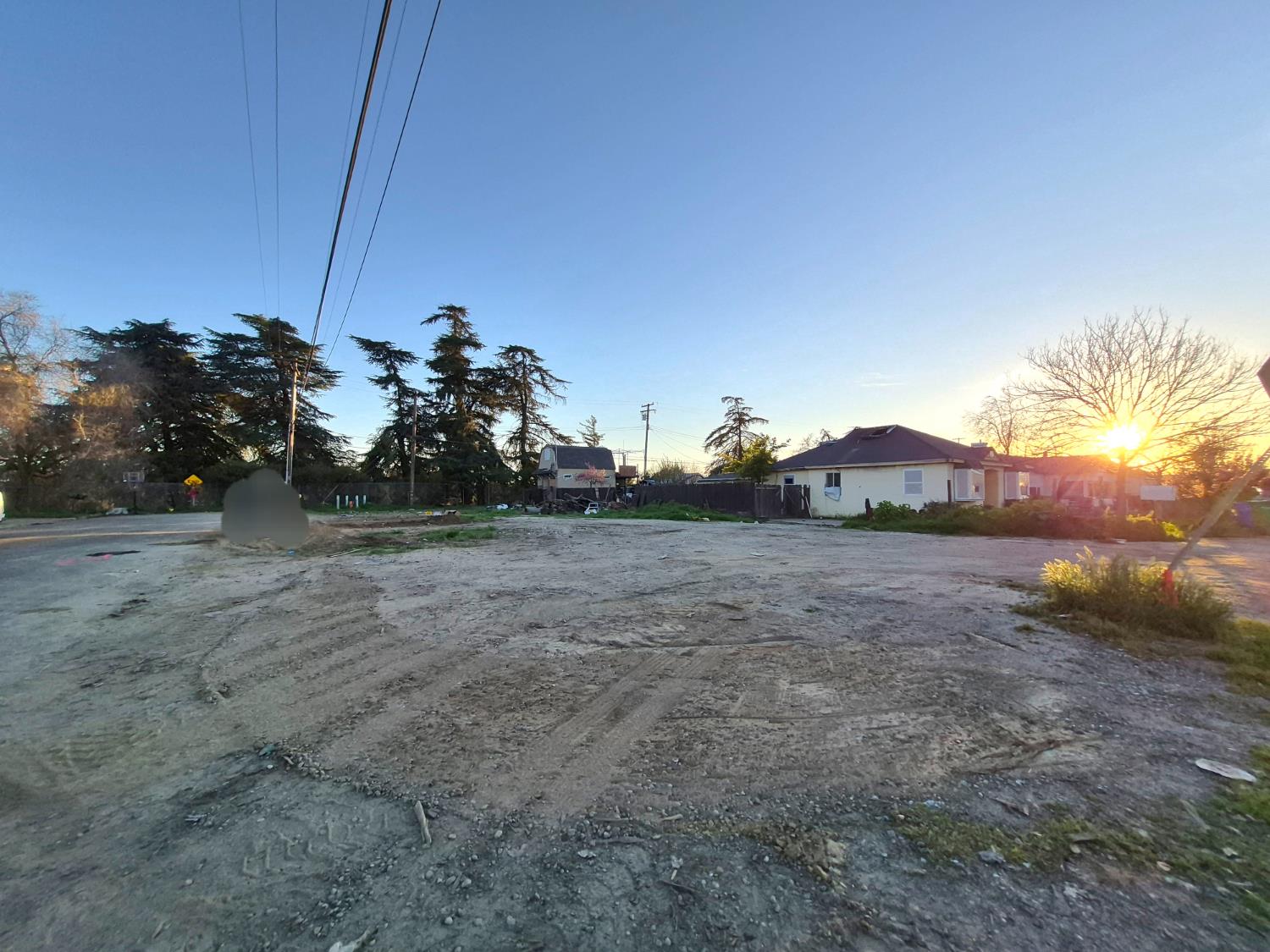 1102 Garden Ave, Modesto, CA 95351