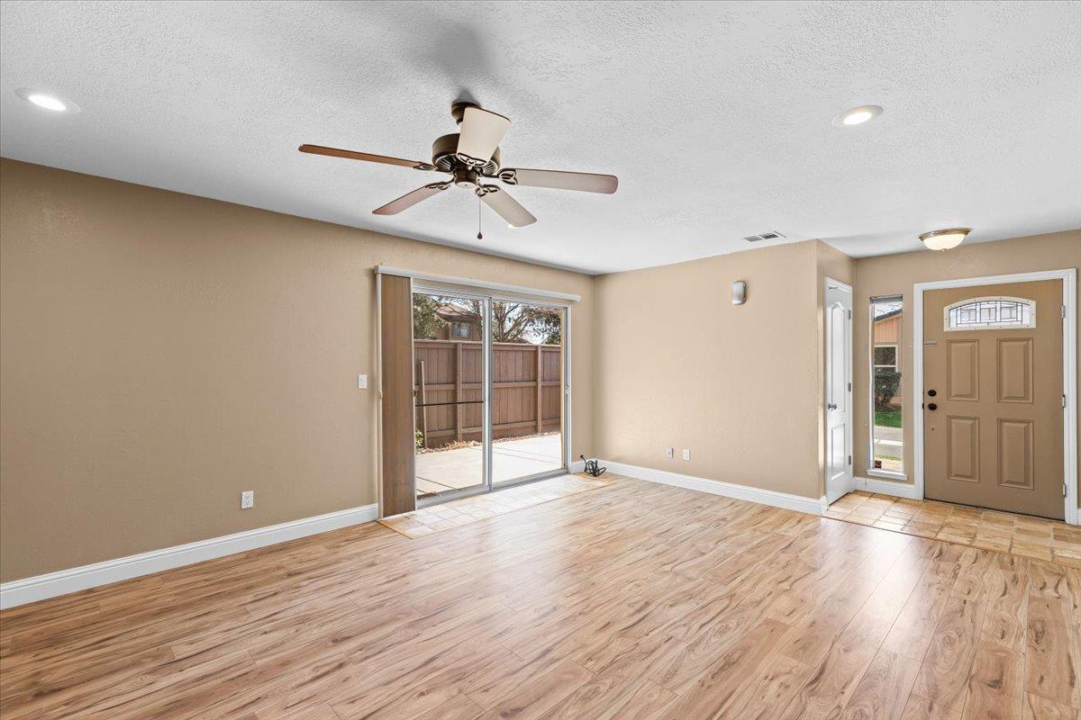 4064 Elmo Loop, Modesto, CA 95356