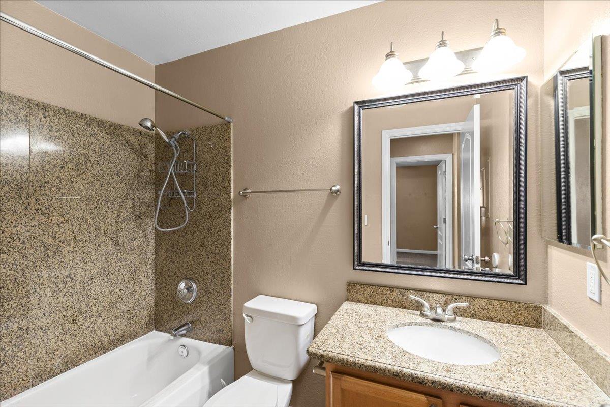 4064 Elmo Loop, Modesto, CA 95356