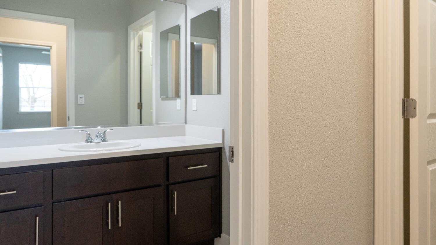 2531 Granite Dr, Atwater, CA 95301