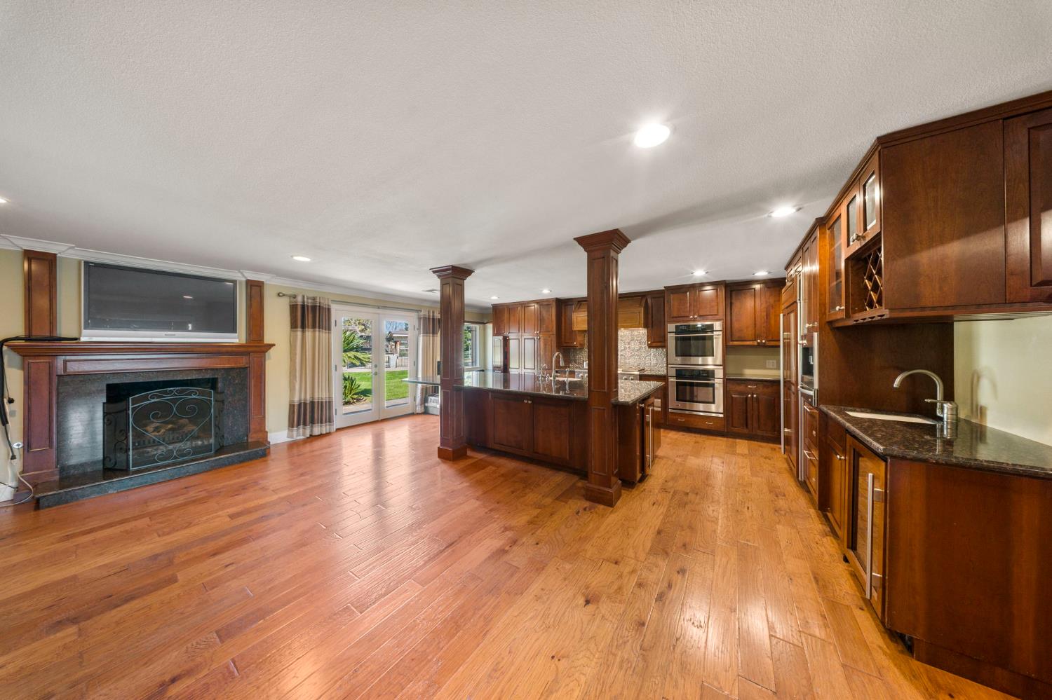 4225 Santa Fe St, Riverbank, CA 95367