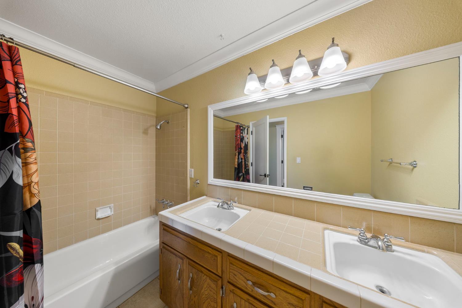 4225 Santa Fe St, Riverbank, CA 95367