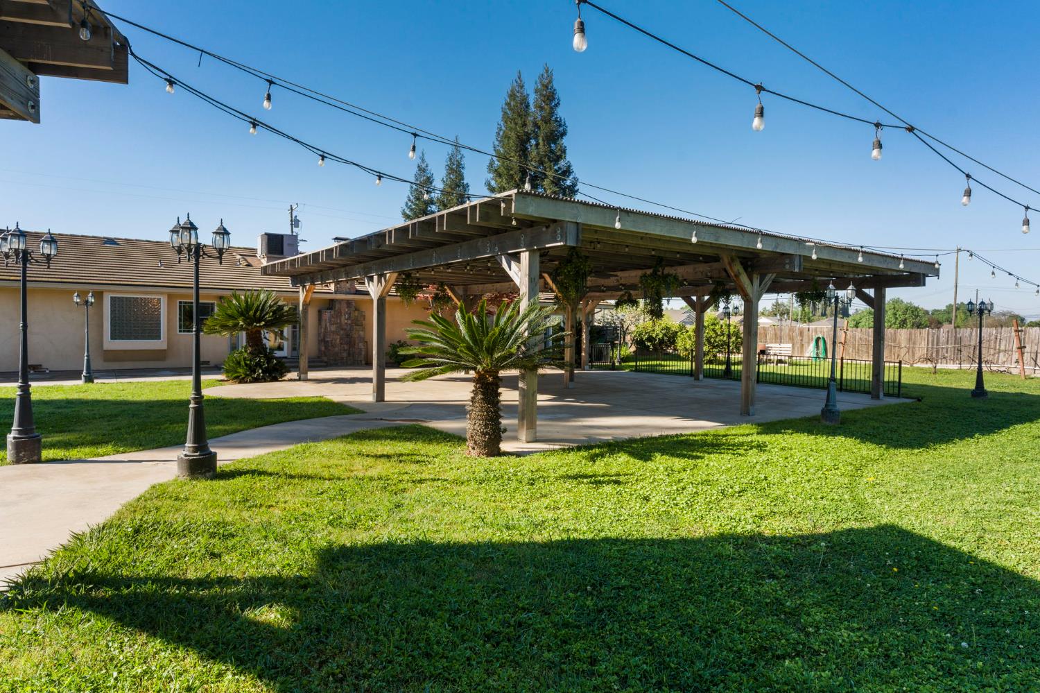 4225 Santa Fe St, Riverbank, CA 95367