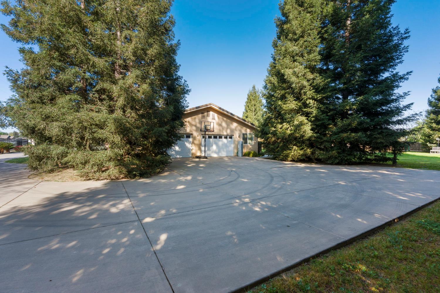 4225 Santa Fe St, Riverbank, CA 95367