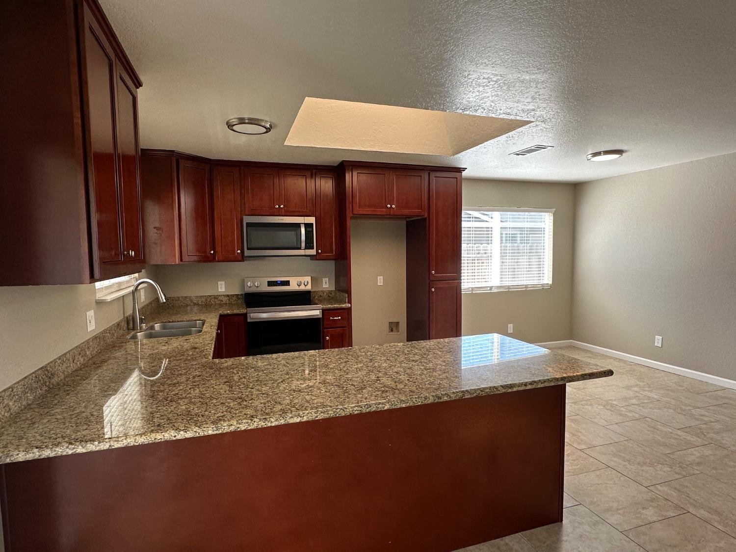 924 Kingery Dr, Ripon, CA 95366