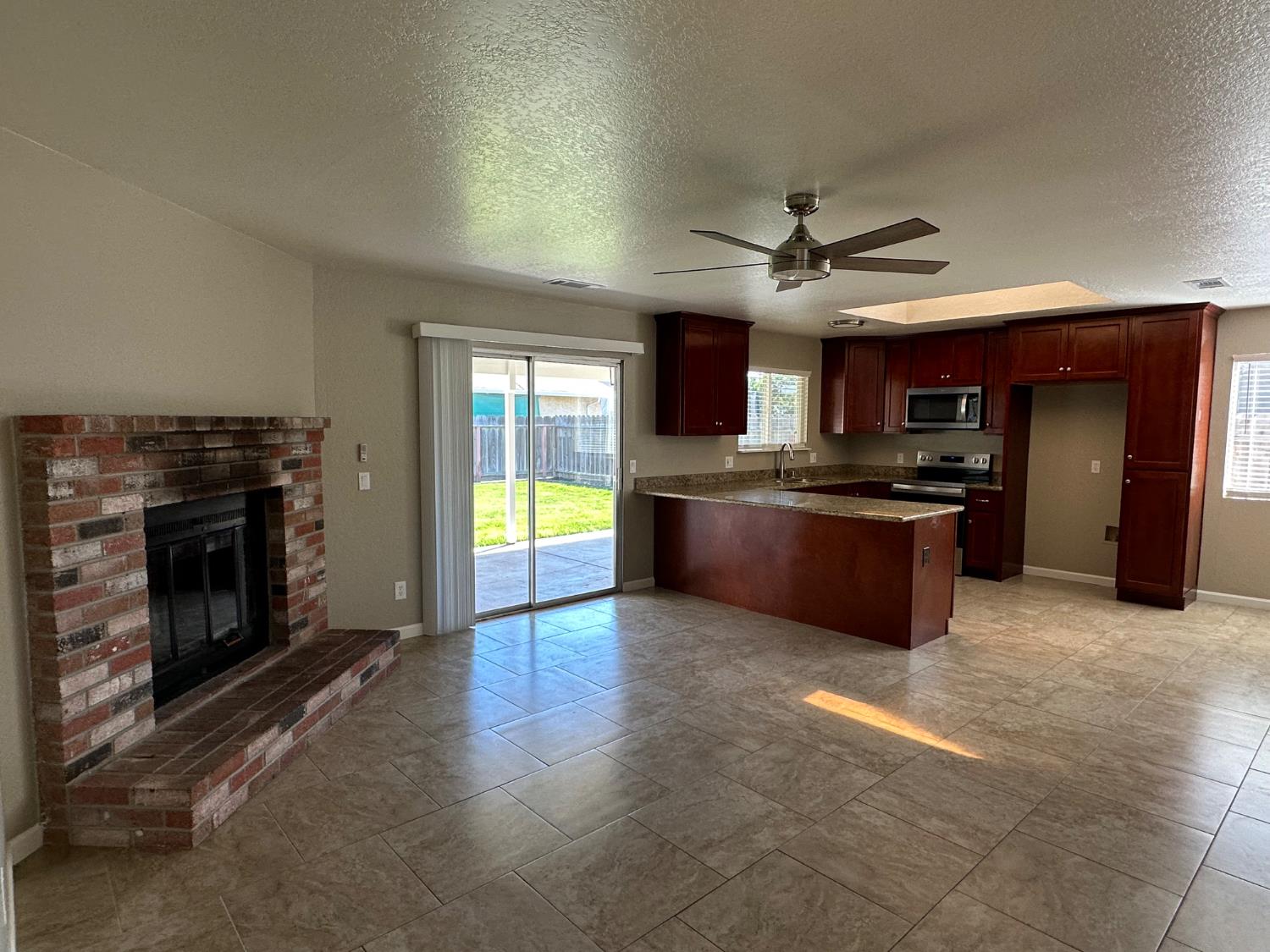 924 Kingery Dr, Ripon, CA 95366