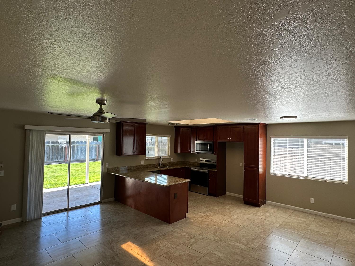 924 Kingery Dr, Ripon, CA 95366