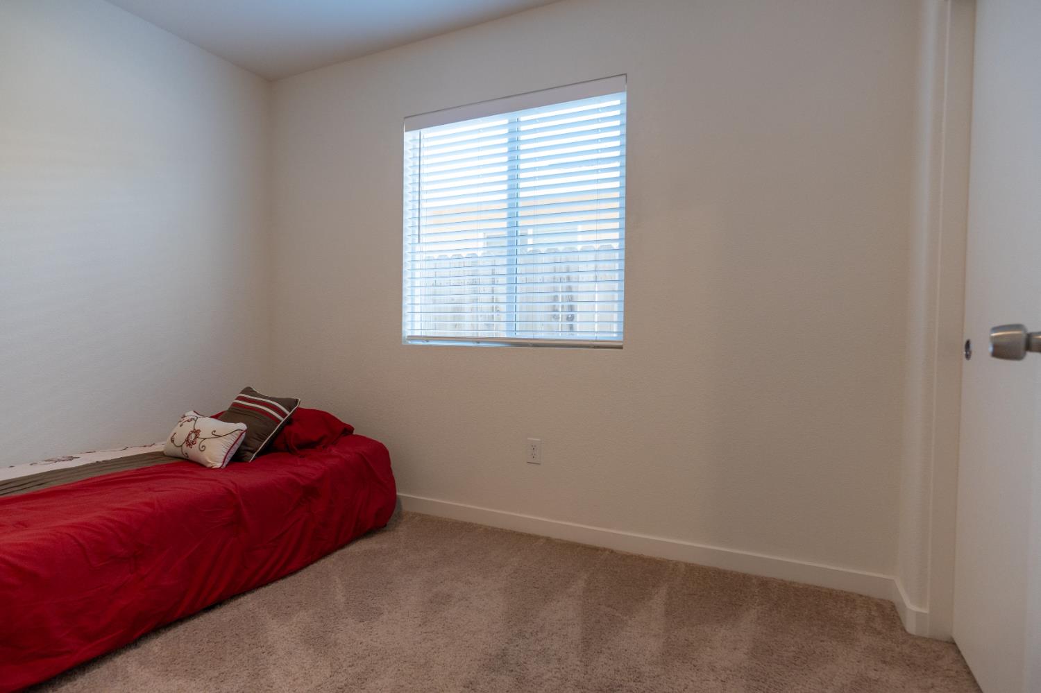 714 Dean Ct, Merced, CA 95341