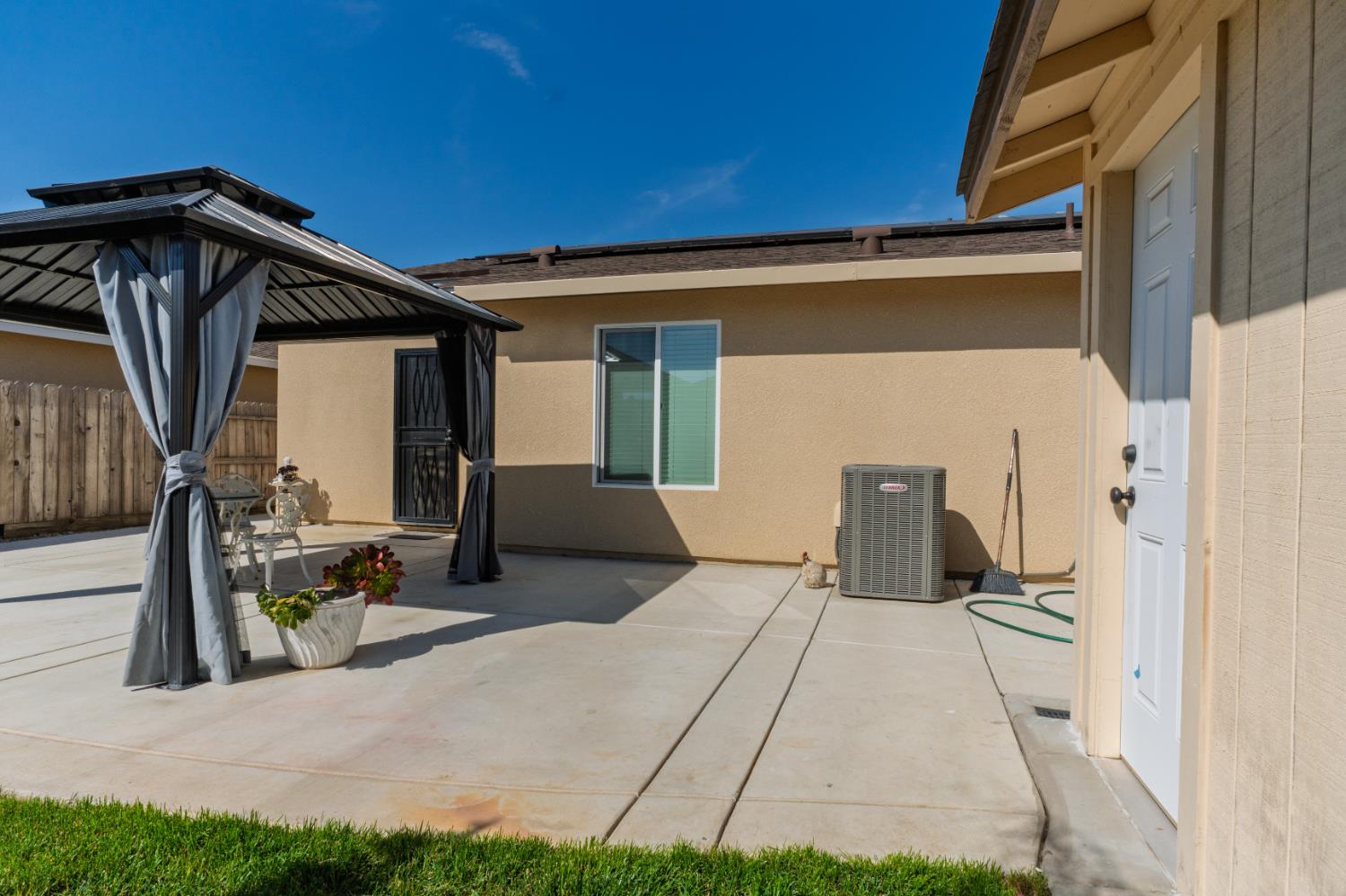 714 Dean Ct, Merced, CA 95341