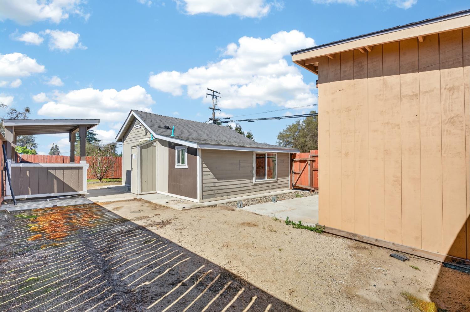 2504 Paradise Rd, Modesto, CA 95358