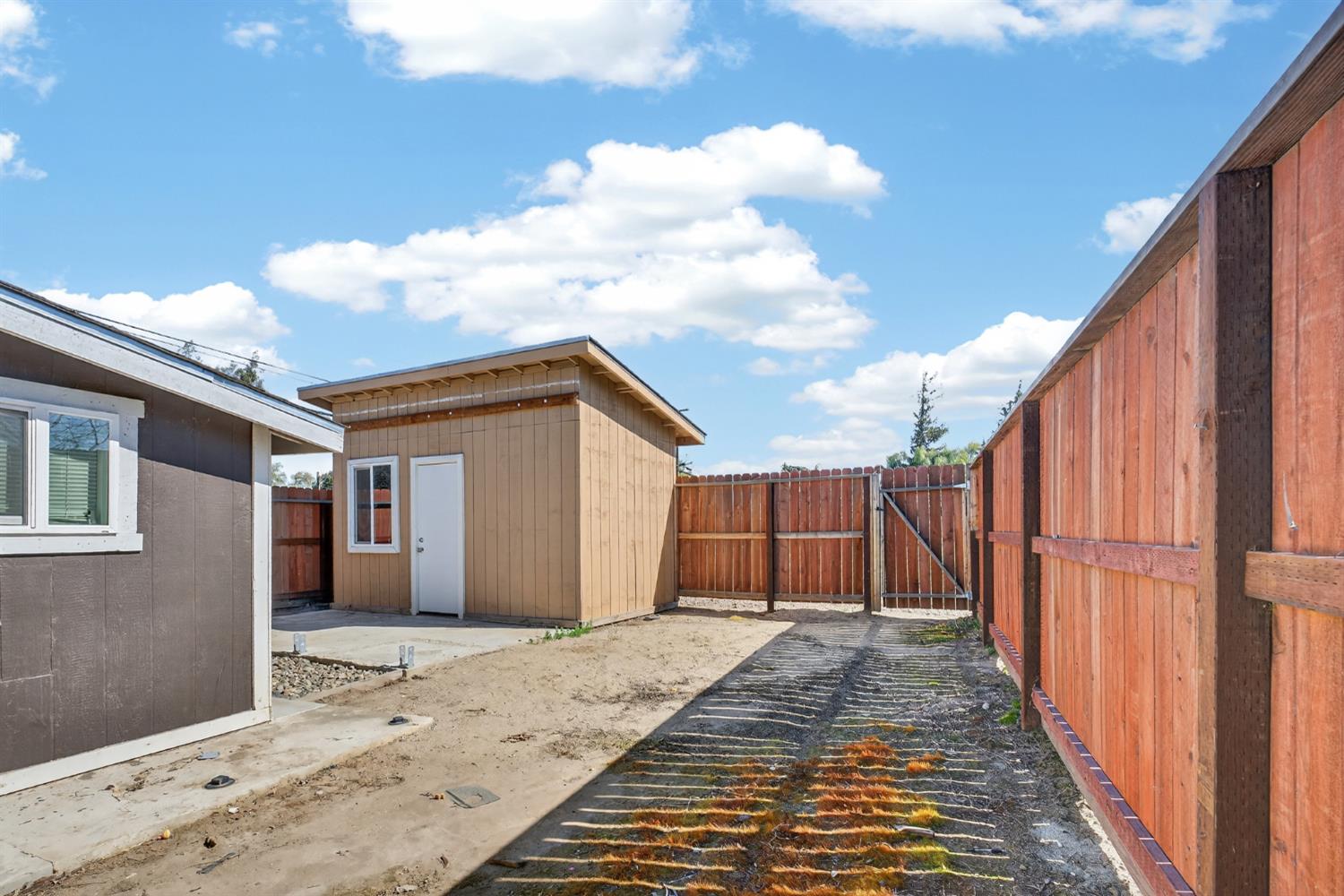 2504 Paradise Rd, Modesto, CA 95358