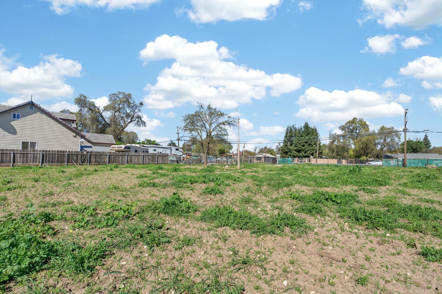 2508 Paradise Rd, Modesto, CA 95351