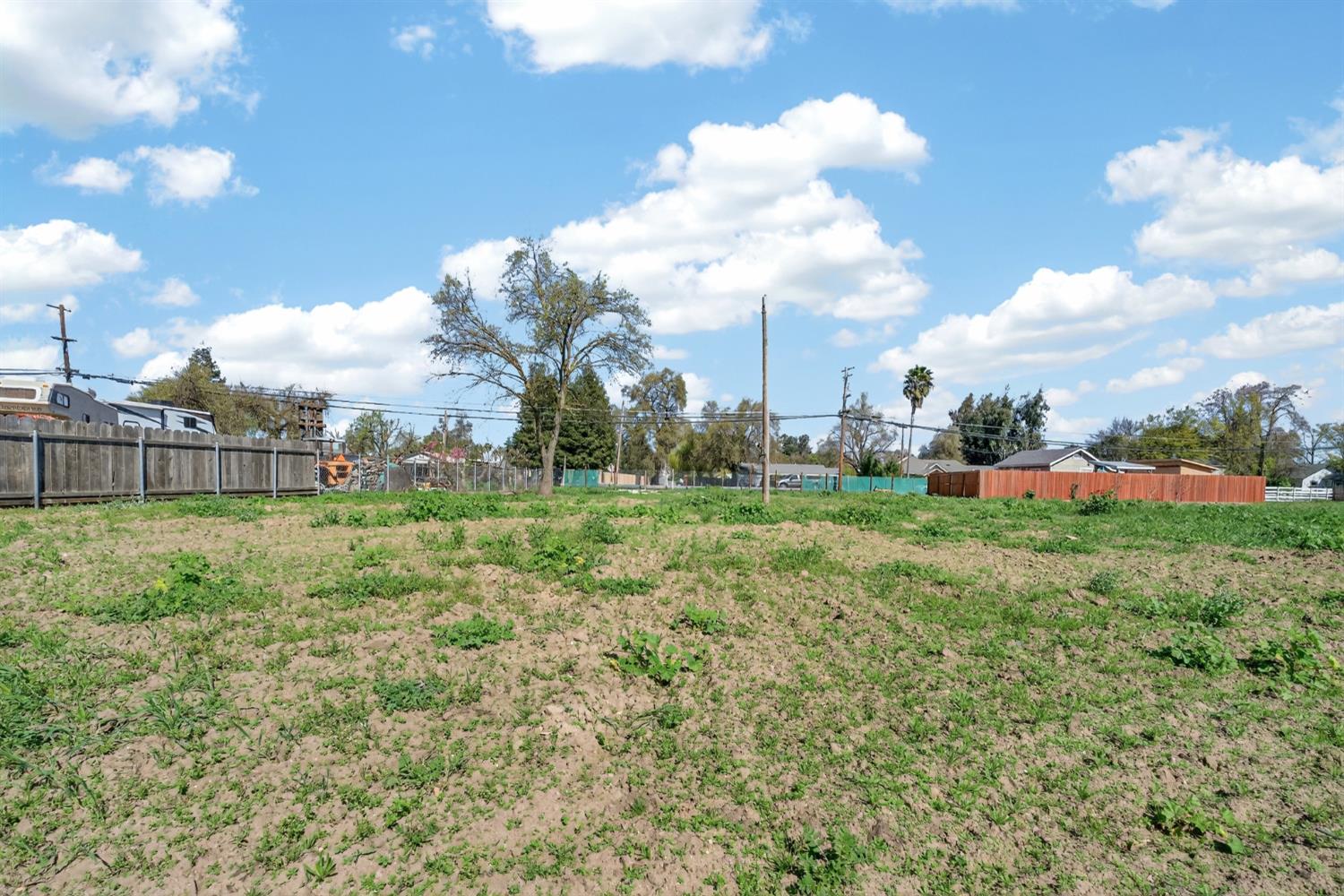 2508 Paradise Rd, Modesto, CA 95351