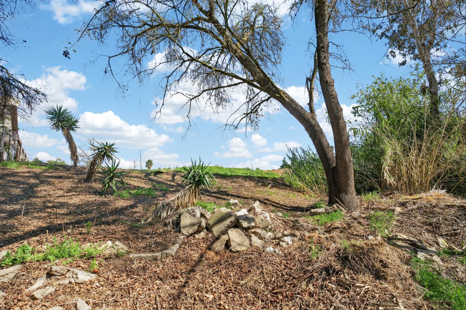 2508 Paradise Rd, Modesto, CA 95351