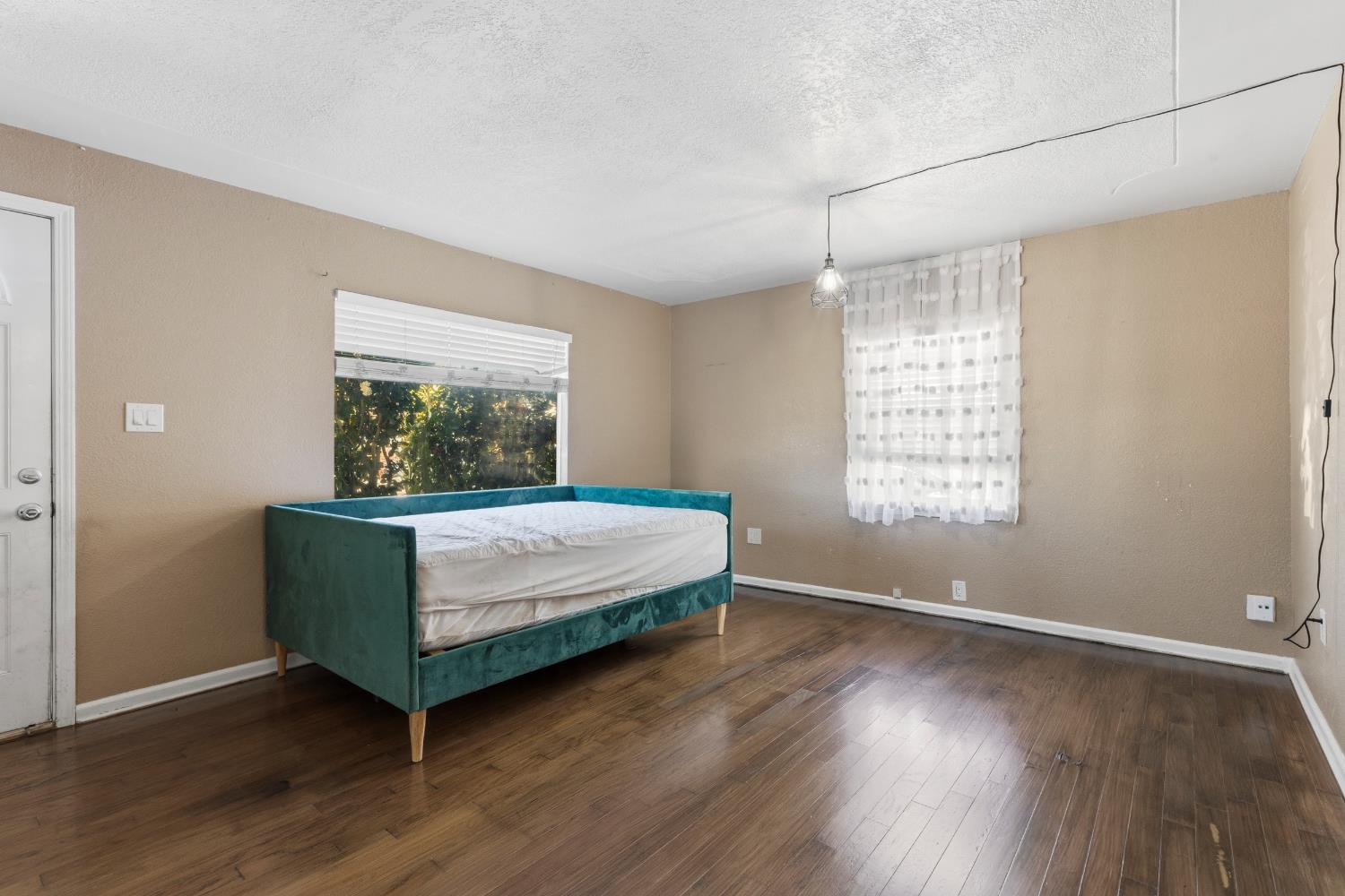 621 Poplar St, Oakdale, CA 95361