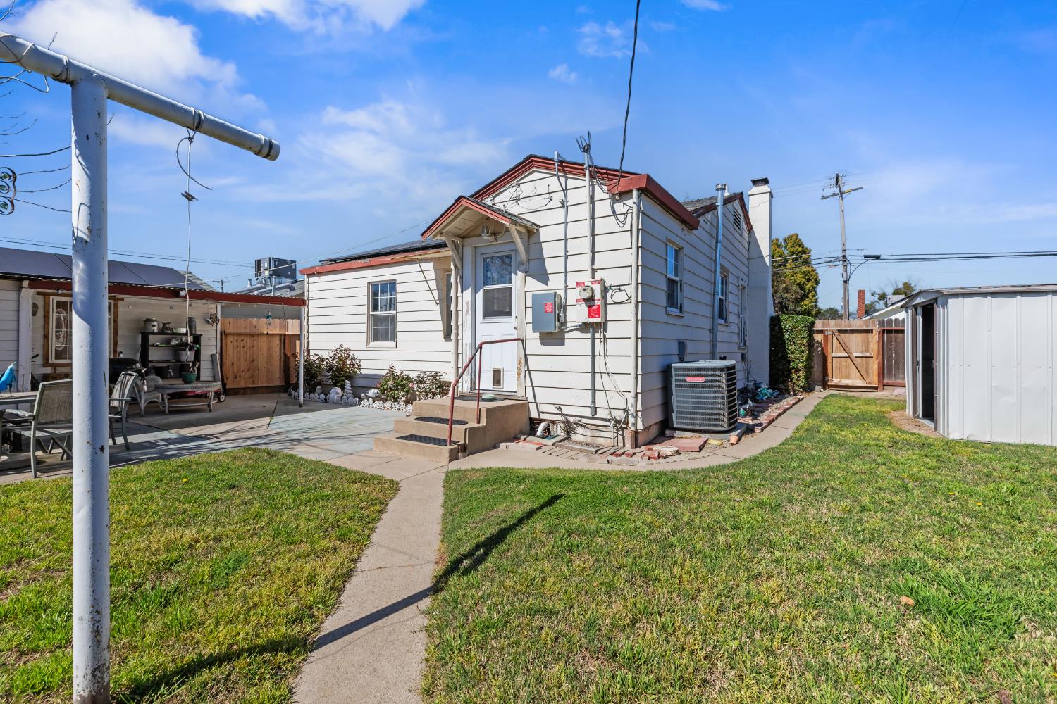 621 Poplar St, Oakdale, CA 95361
