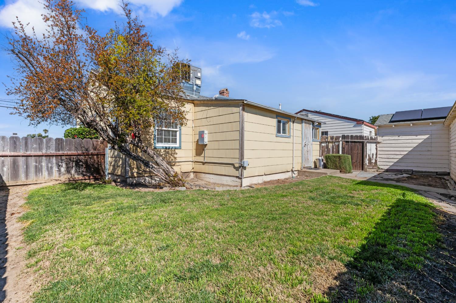 621 Poplar St, Oakdale, CA 95361