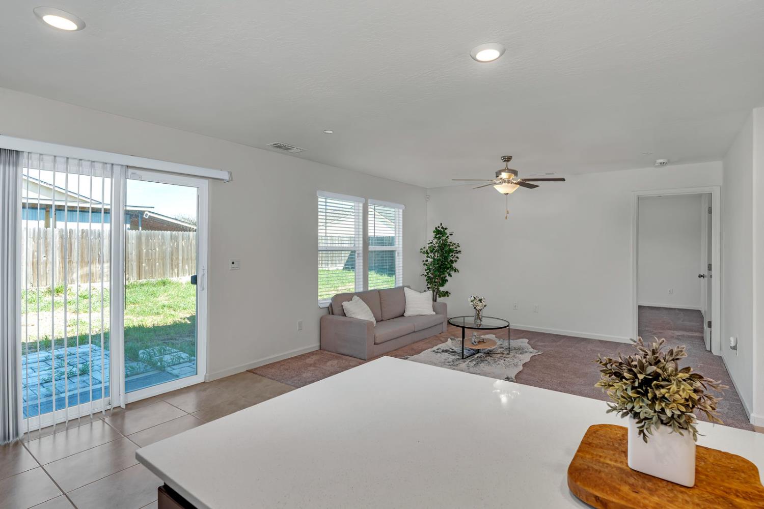 2272 Owens Ct, Los Banos, CA 93635