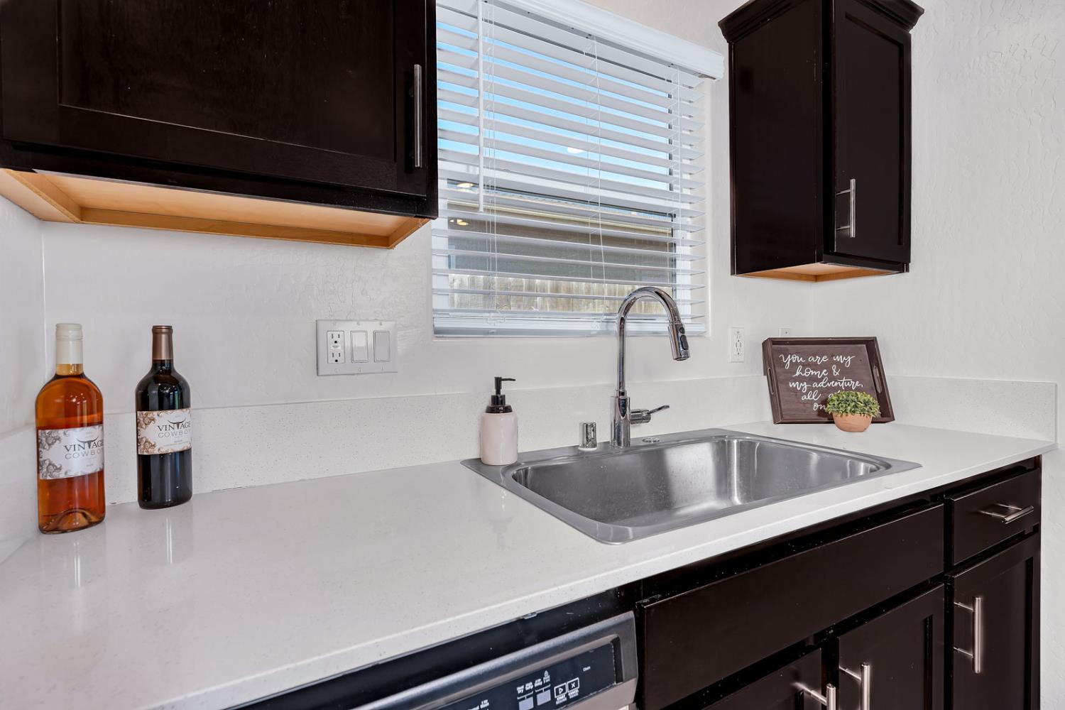 2272 Owens Ct, Los Banos, CA 93635