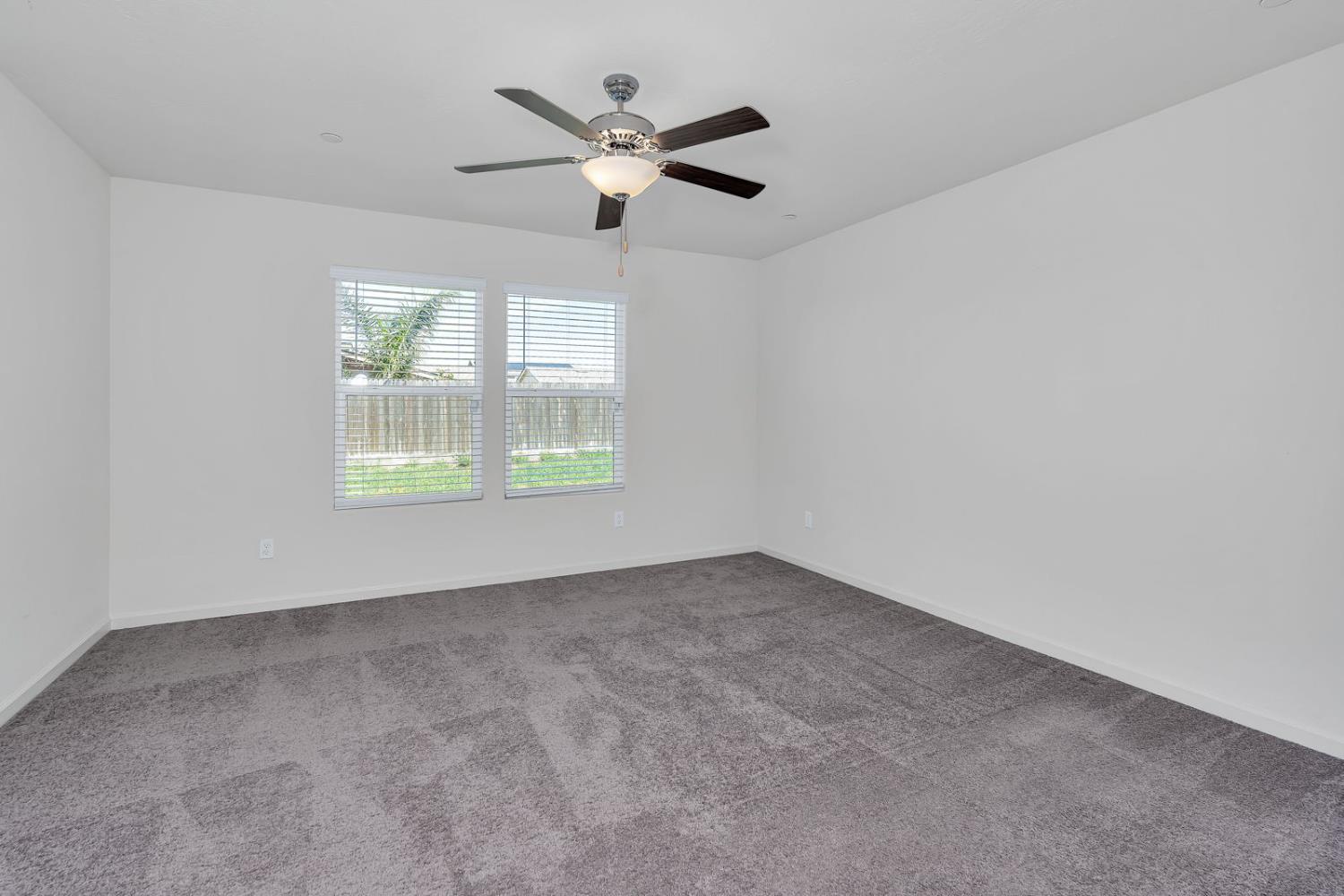 2272 Owens Ct, Los Banos, CA 93635