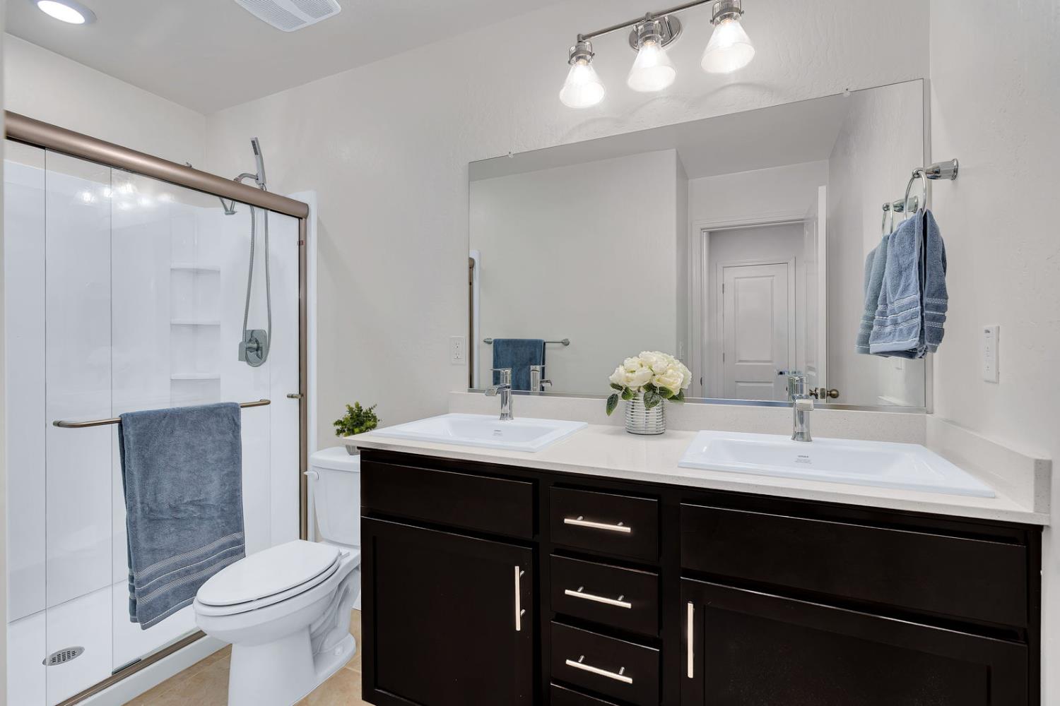 2272 Owens Ct, Los Banos, CA 93635