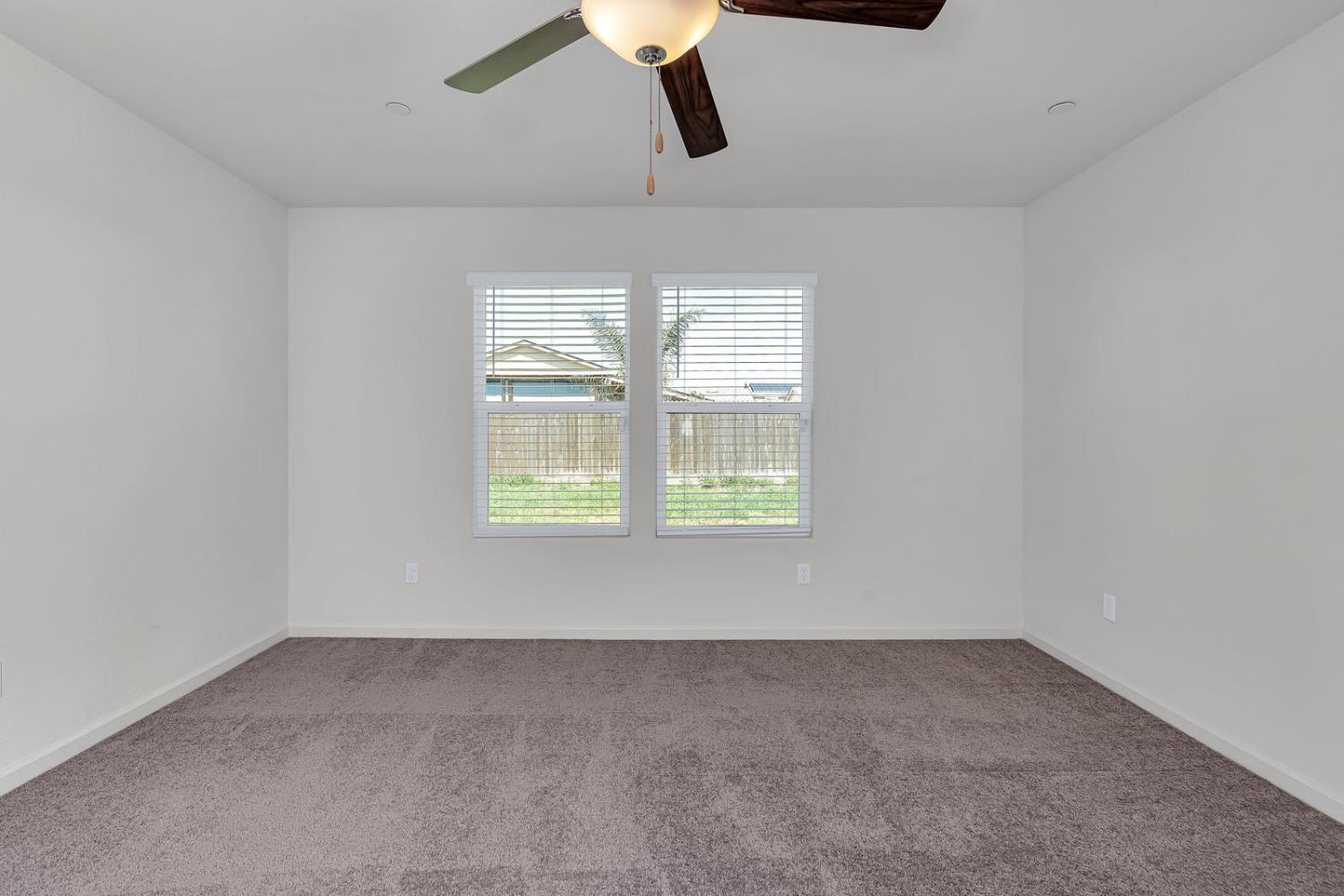 2272 Owens Ct, Los Banos, CA 93635