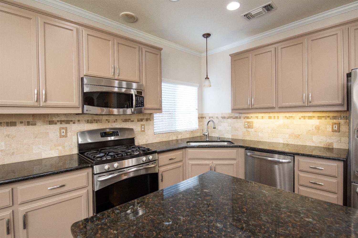 3601 Chant Dr, Modesto, CA 95355