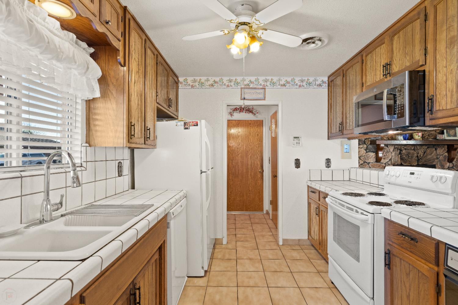 1001 Zinfandel Pl, Modesto, CA 95351