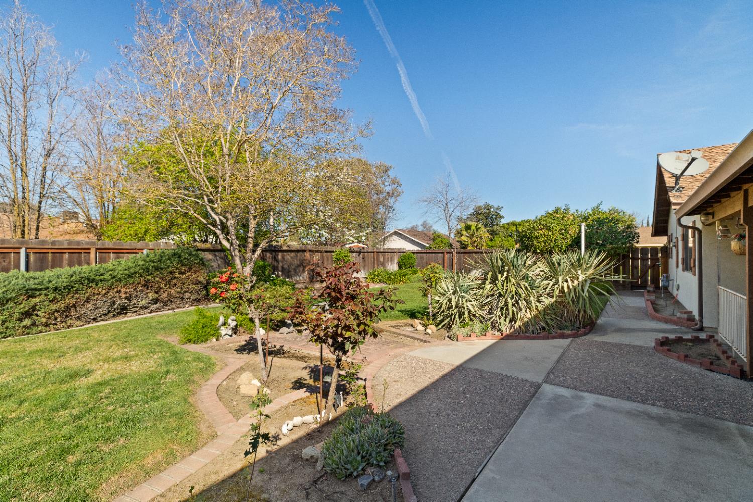 1001 Zinfandel Pl, Modesto, CA 95351