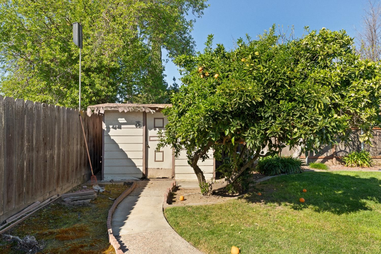 1001 Zinfandel Pl, Modesto, CA 95351
