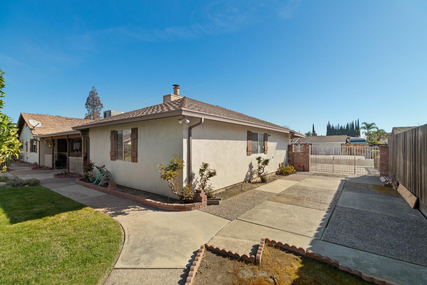 1001 Zinfandel Pl, Modesto, CA 95351