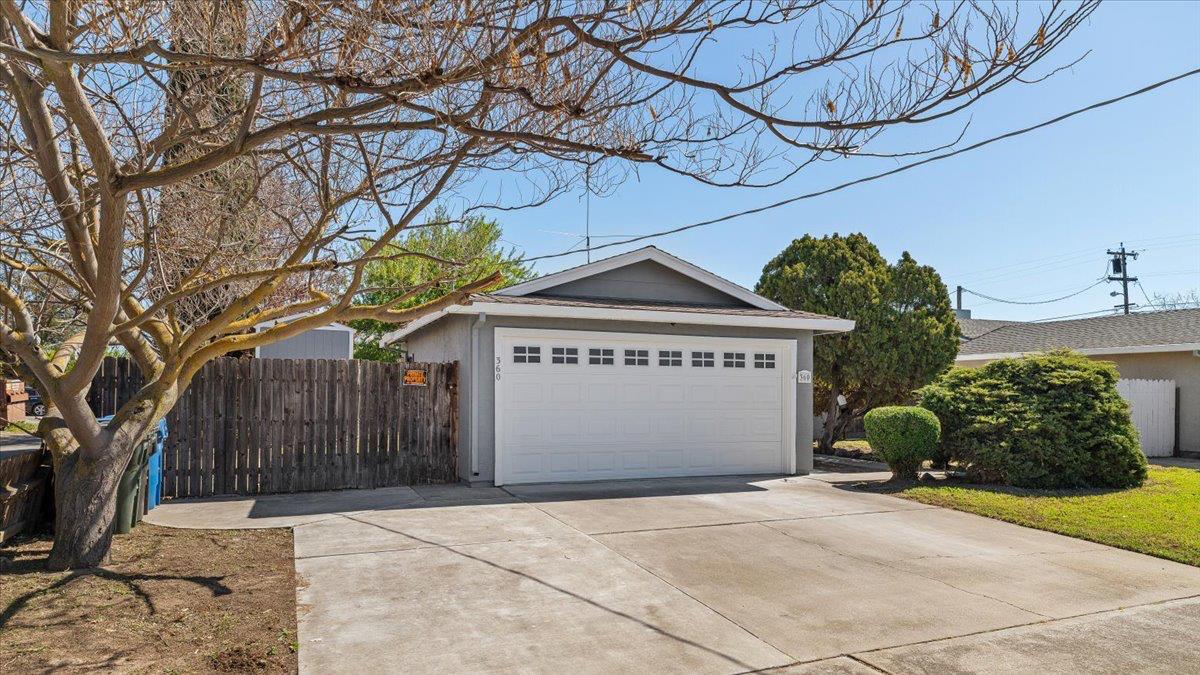 360 Park Ave, Manteca, CA 95337