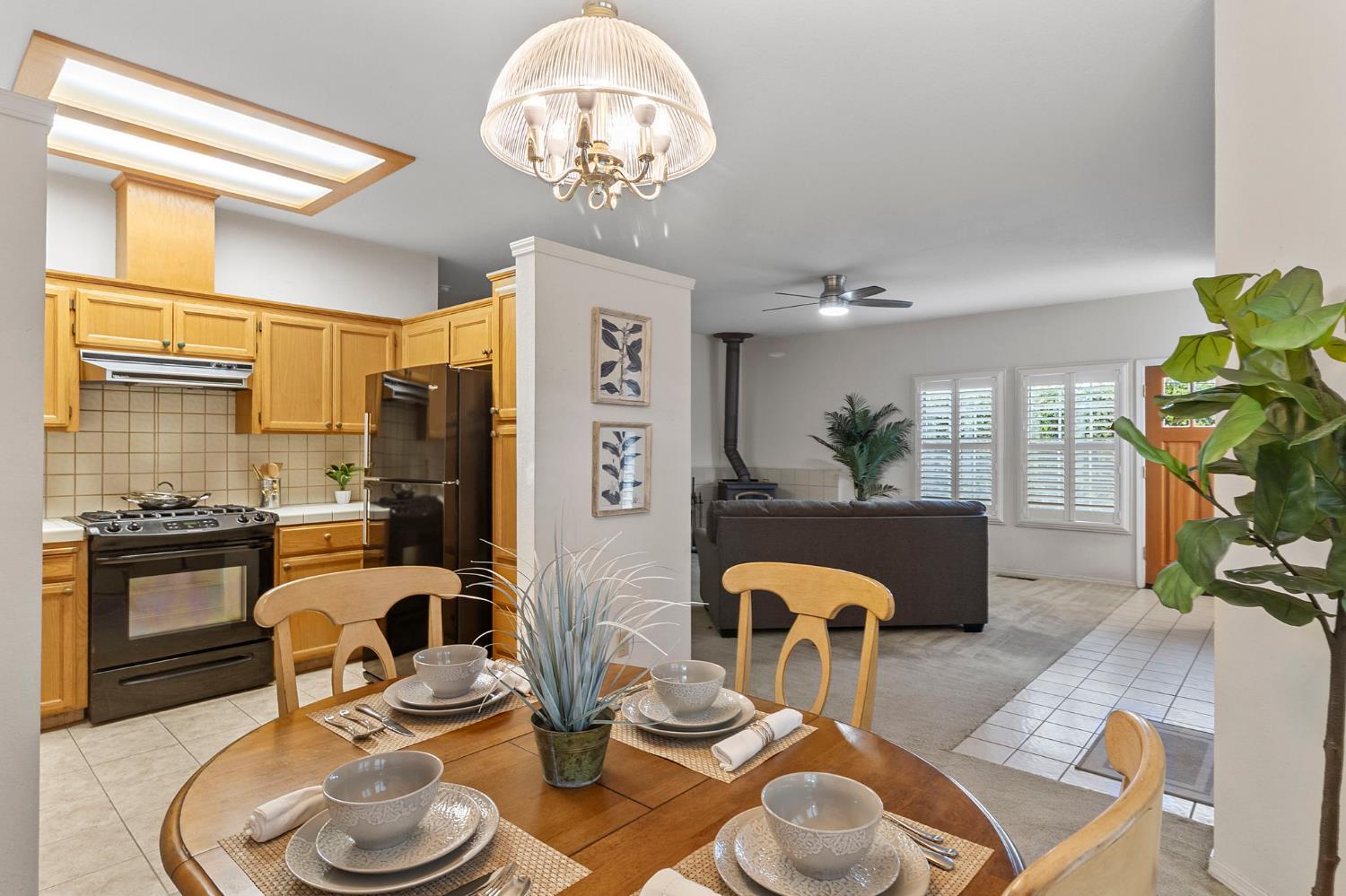 1615 College Ave, Modesto, CA 95350