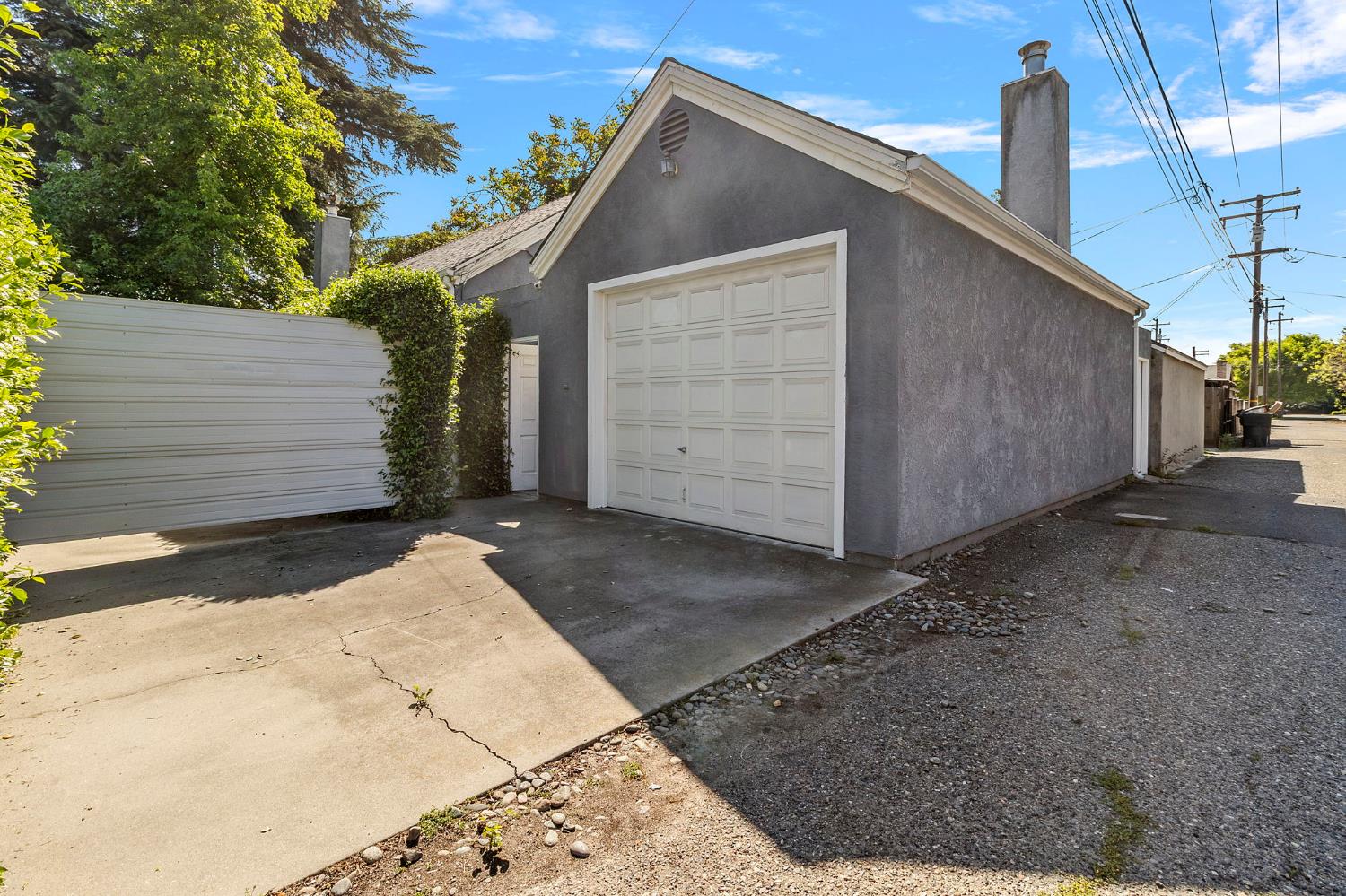 1615 College Ave, Modesto, CA 95350