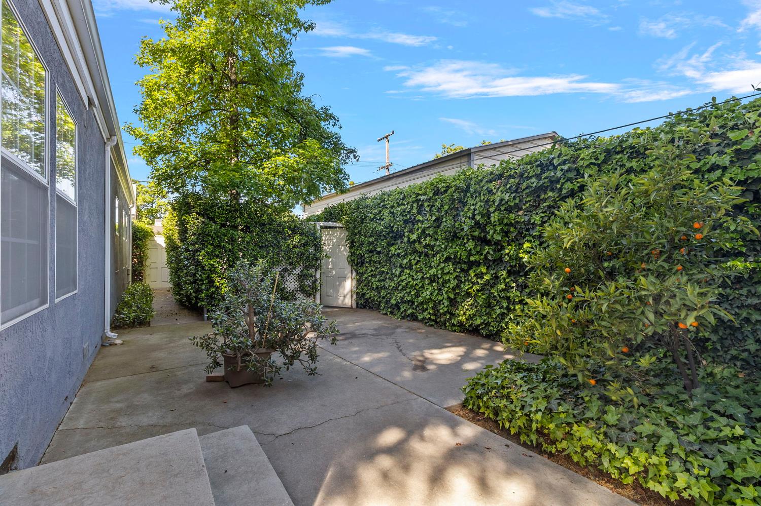 1615 College Ave, Modesto, CA 95350