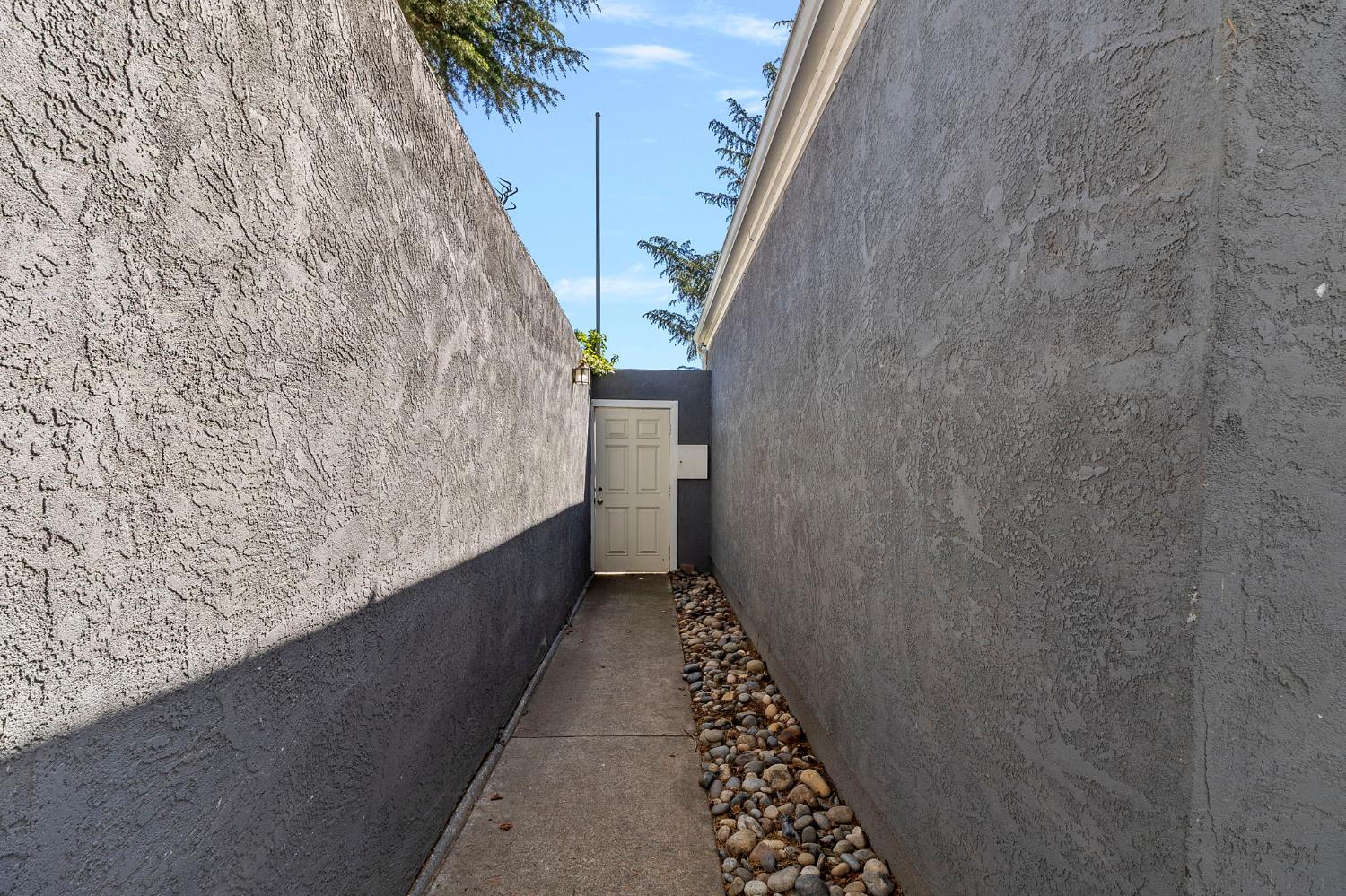 1615 College Ave, Modesto, CA 95350