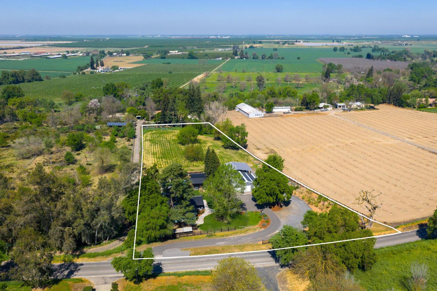 9576 Meadow Dr, Winton, CA 95388