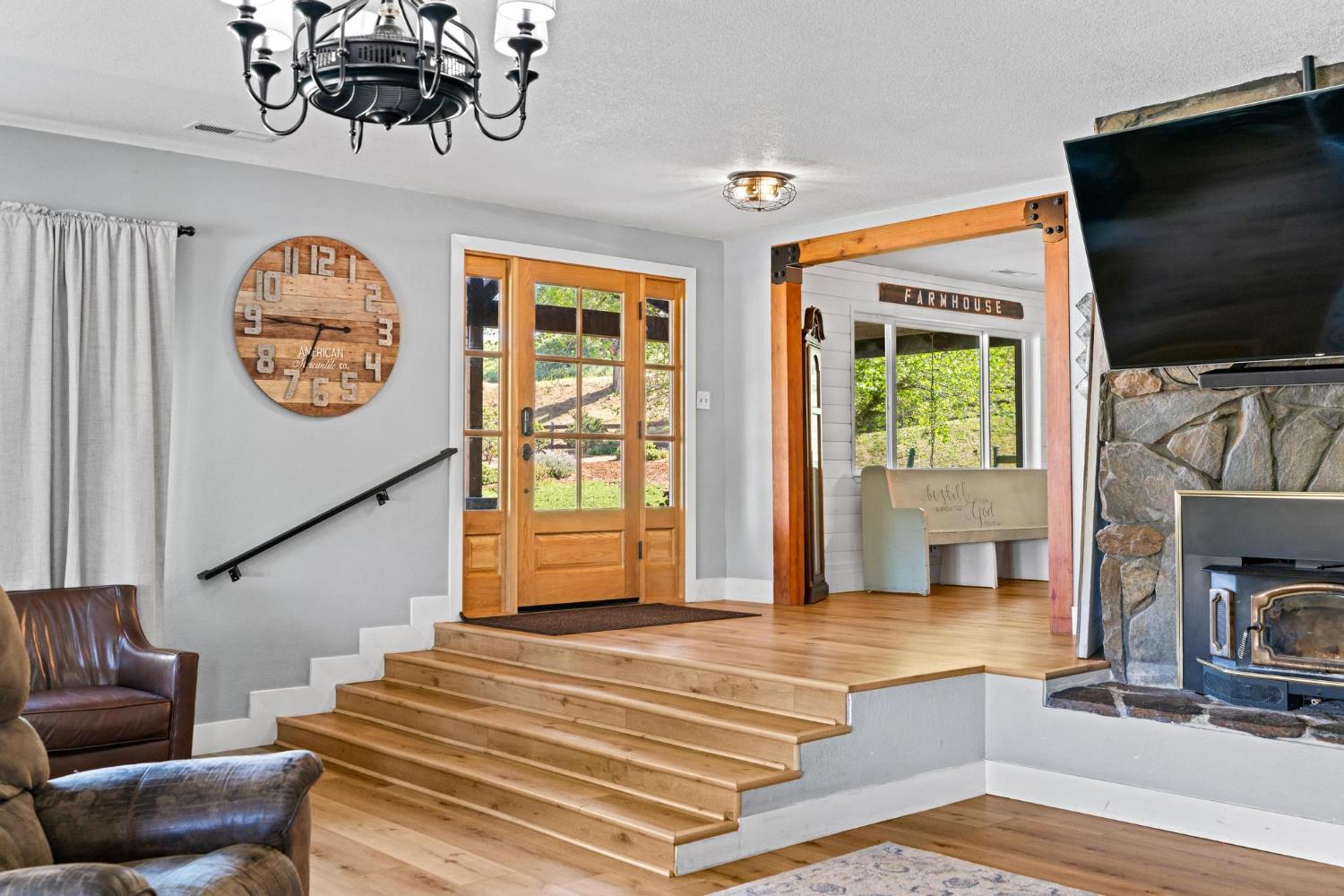 9576 Meadow Dr, Winton, CA 95388