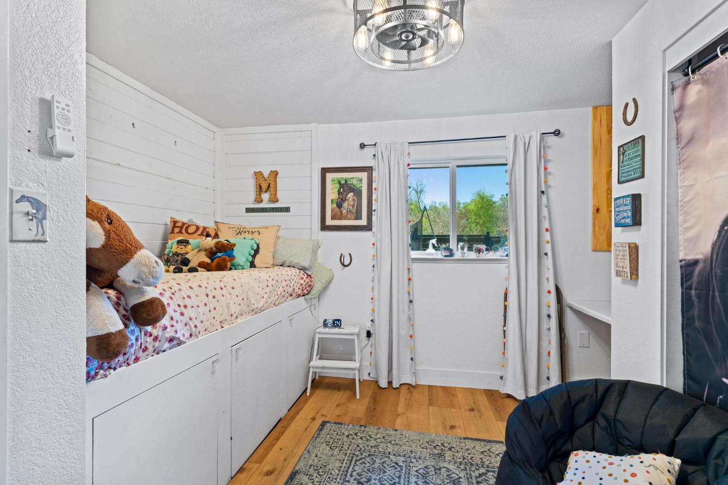 9576 Meadow Dr, Winton, CA 95388