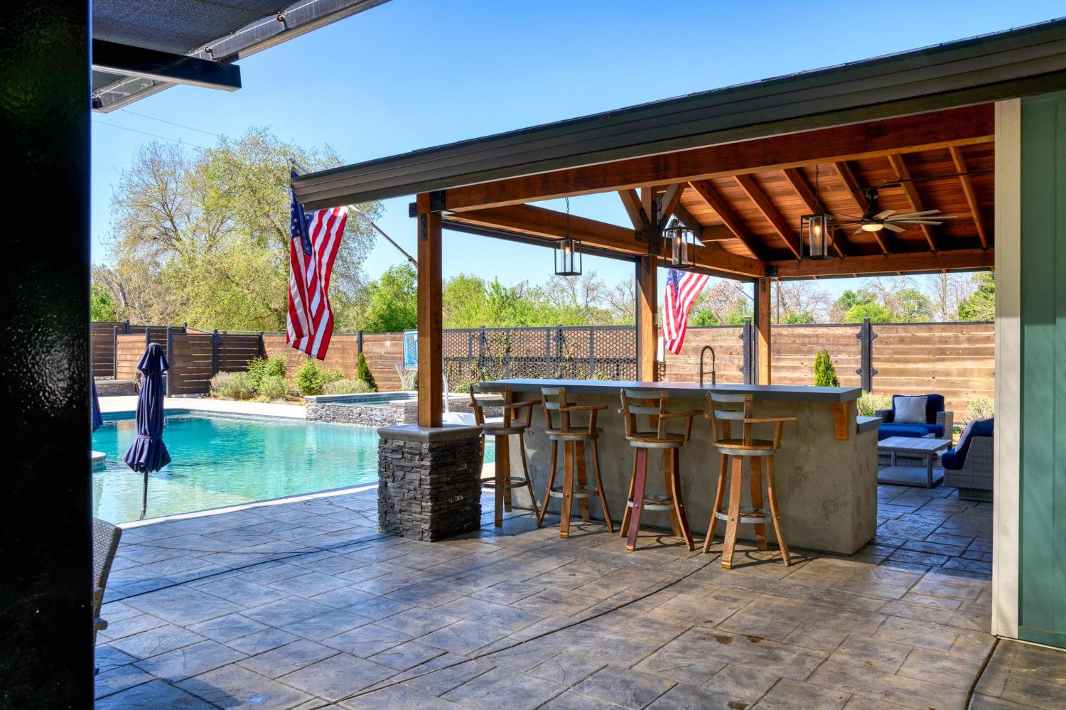 9576 Meadow Dr, Winton, CA 95388