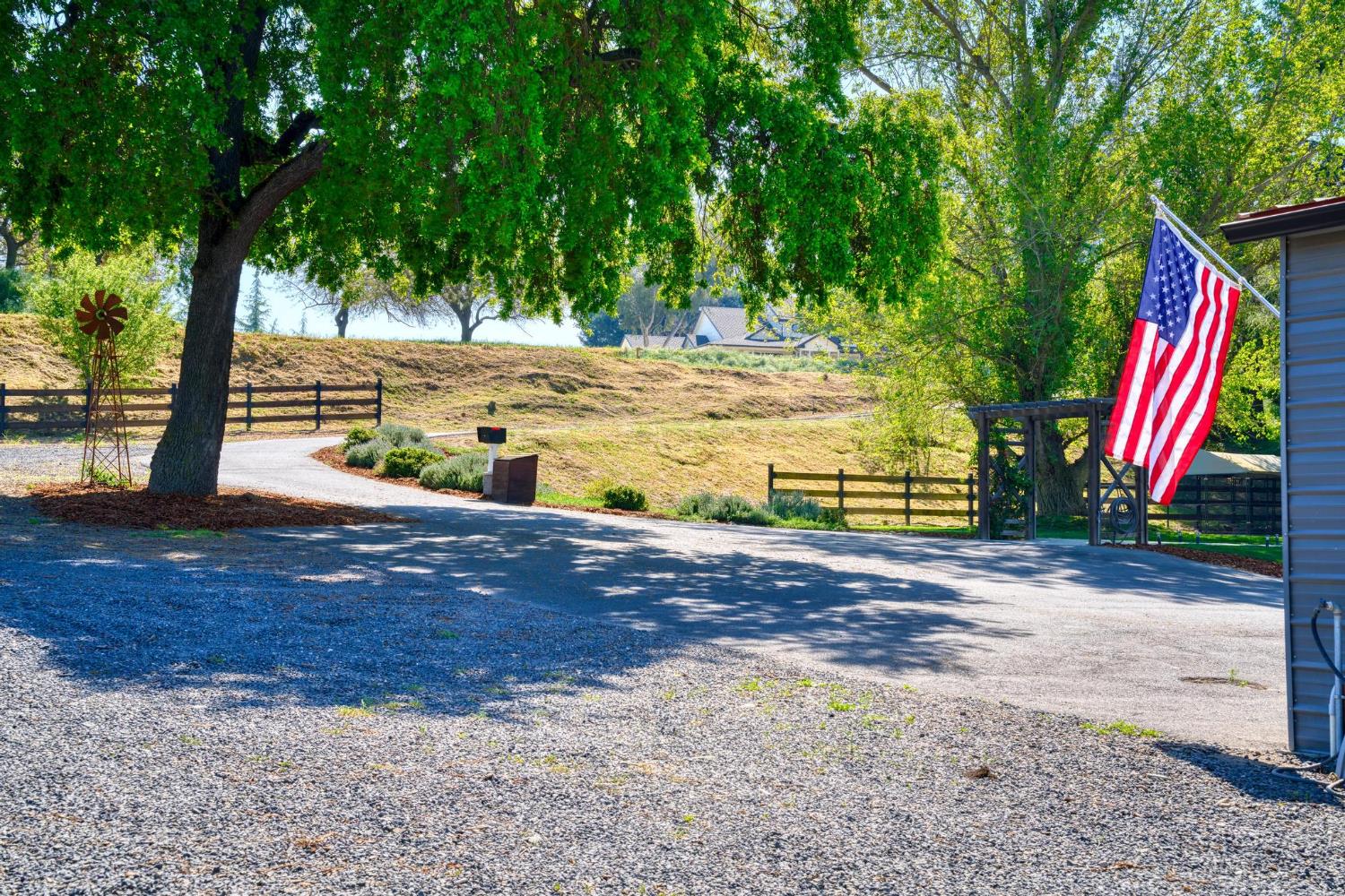 9576 Meadow Dr, Winton, CA 95388