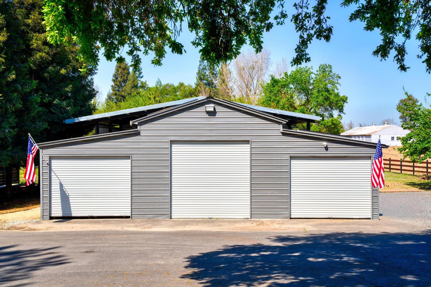 9576 Meadow Dr, Winton, CA 95388