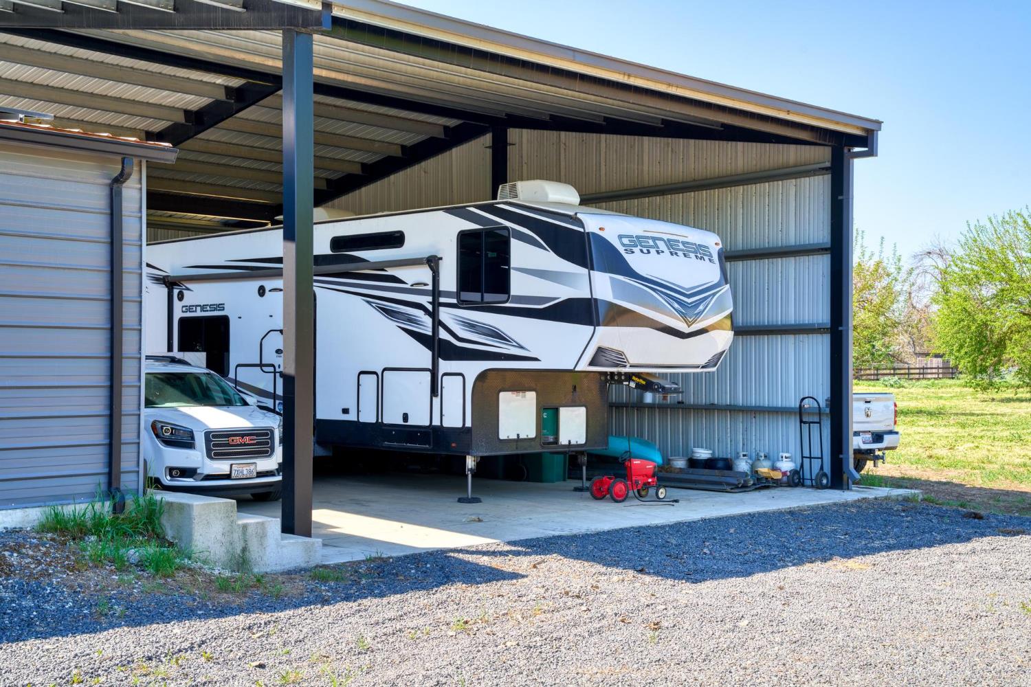 9576 Meadow Dr, Winton, CA 95388