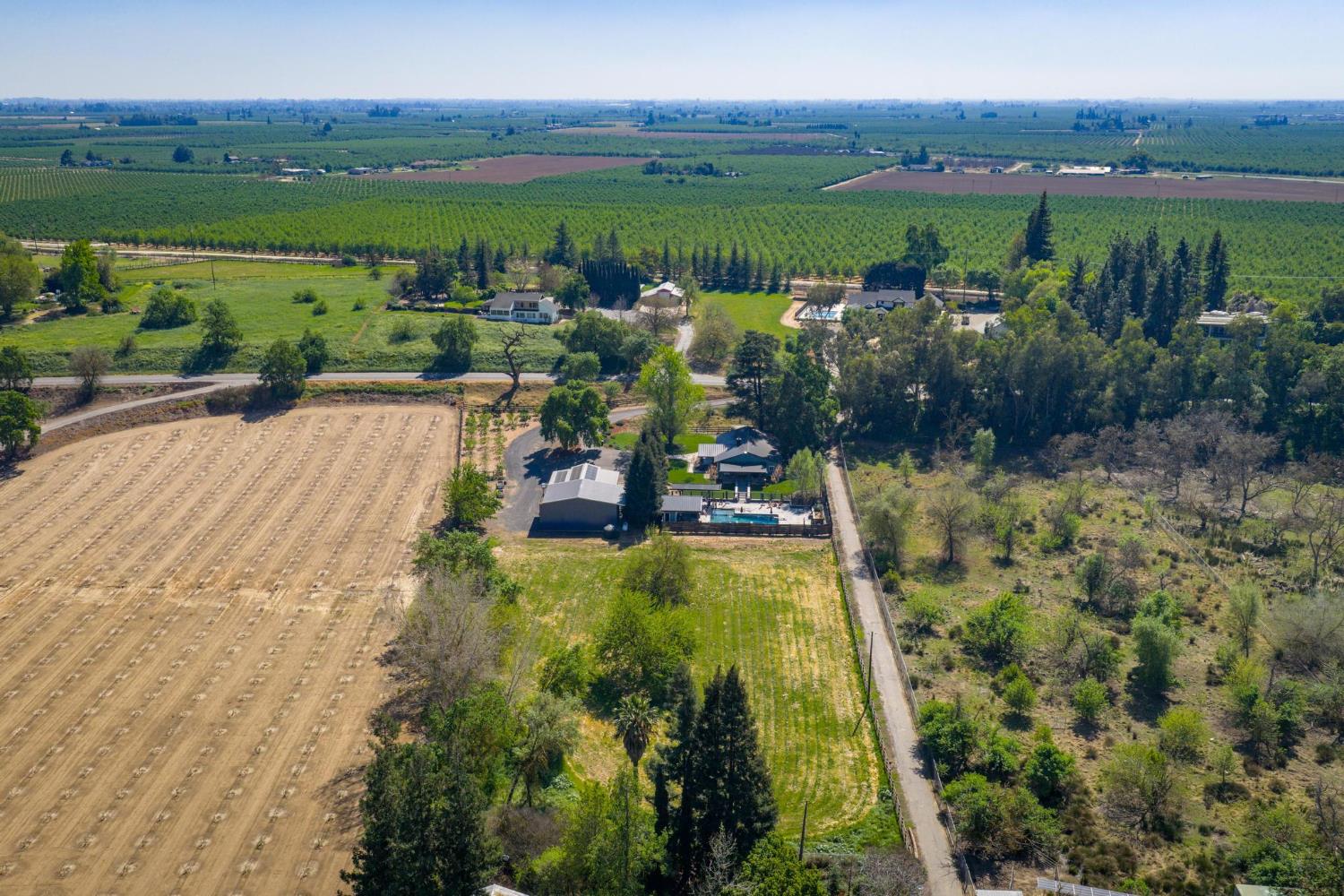 9576 Meadow Dr, Winton, CA 95388