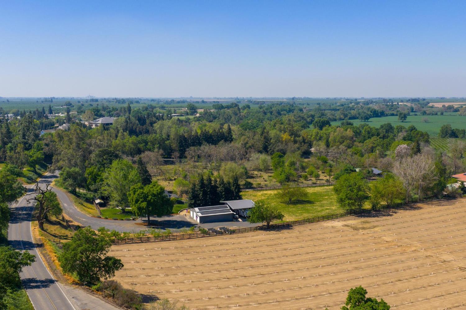 9576 Meadow Dr, Winton, CA 95388