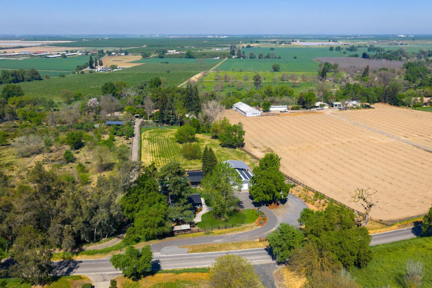 9576 Meadow Dr, Winton, CA 95388